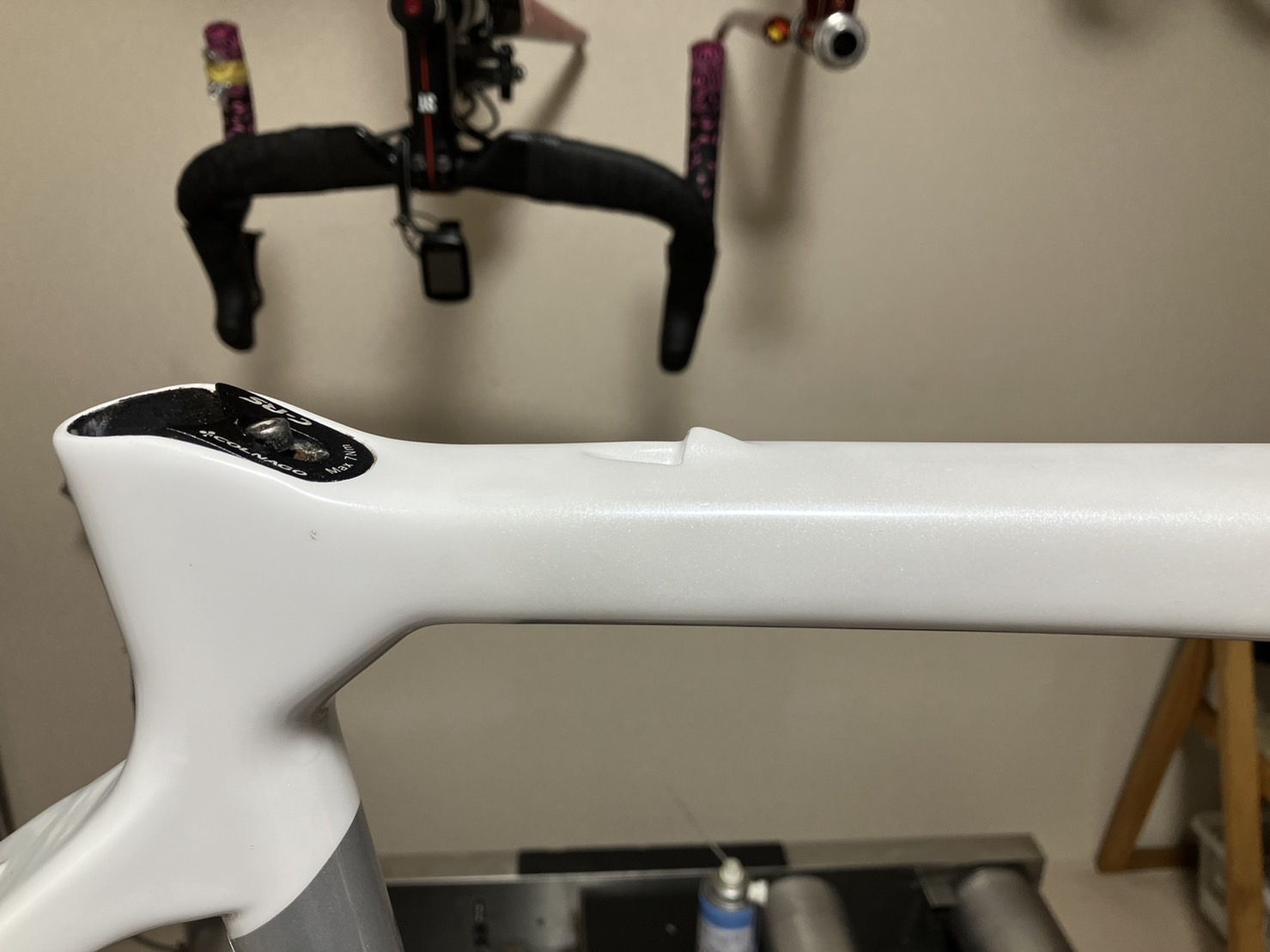 修理後のCOLNAGOトップチューブ別角度
