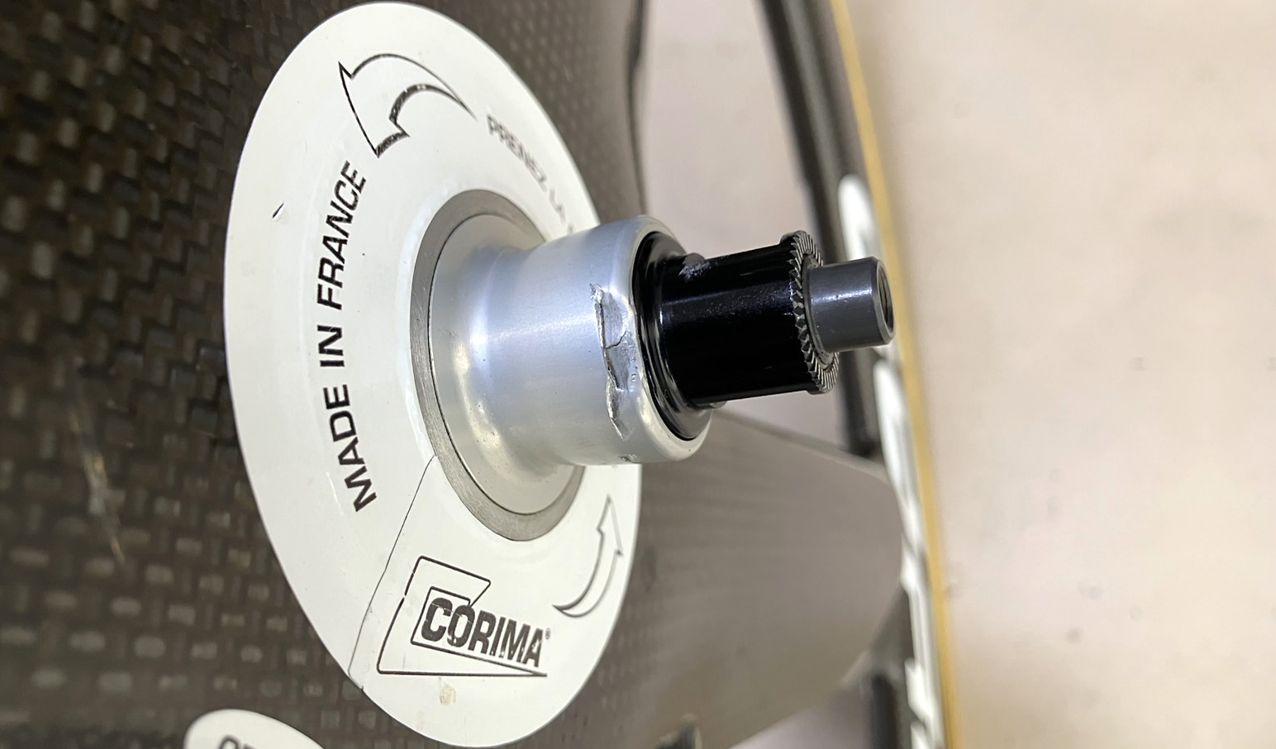 CORIMAバトンホイールのハブ部分の損傷