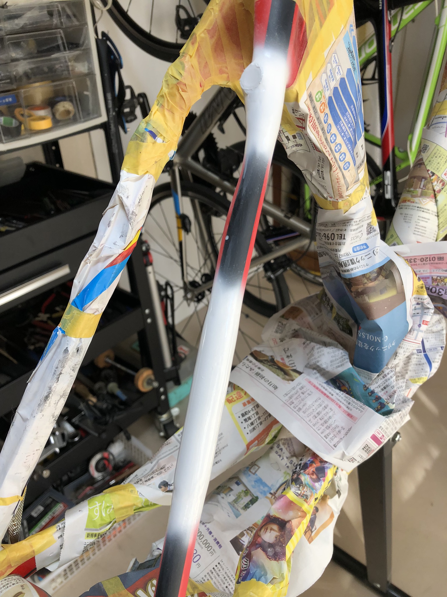 サフェイサーを塗った後のシートステー